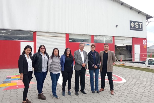 Ago08. Visita del alcalde del cantón Mejía a la planta de ST